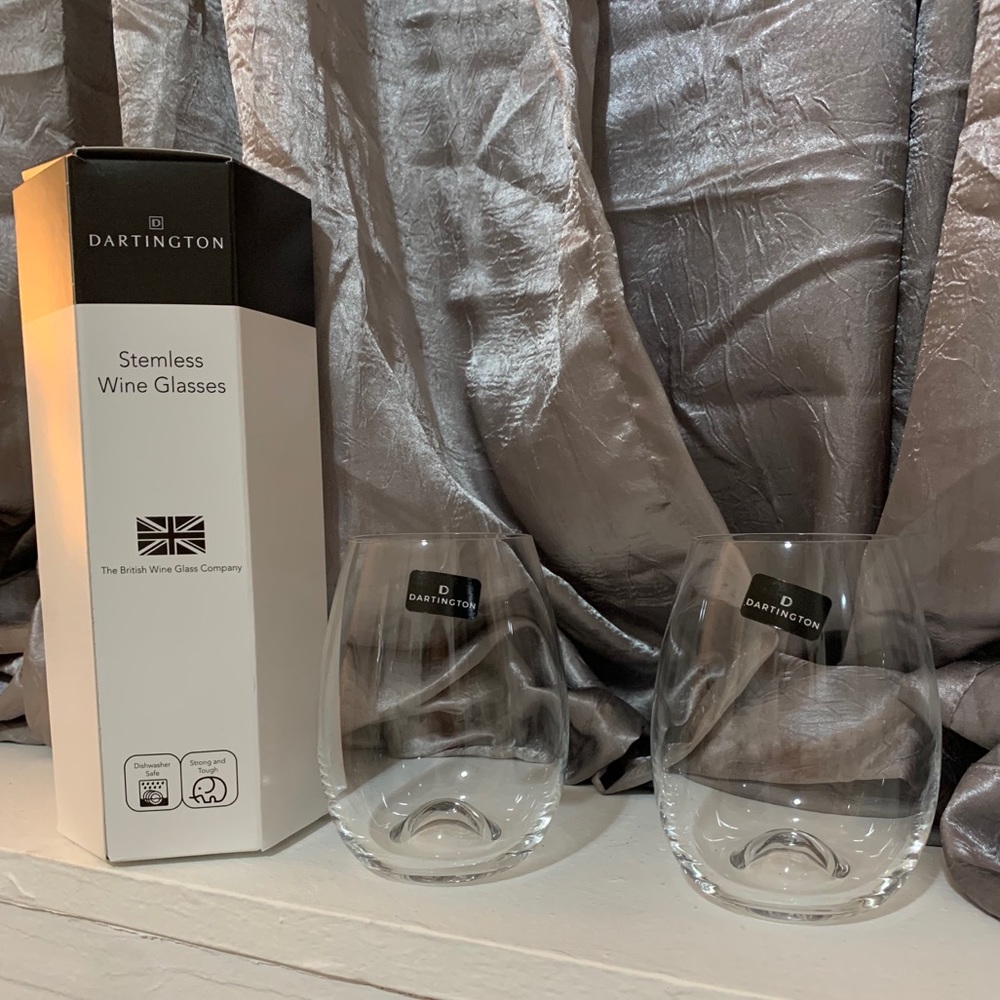 Stemless wine glasses